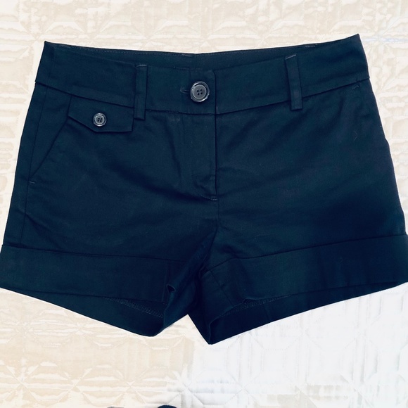 Cuffed Flat Waist Hot Pants - Picture 1 of 8